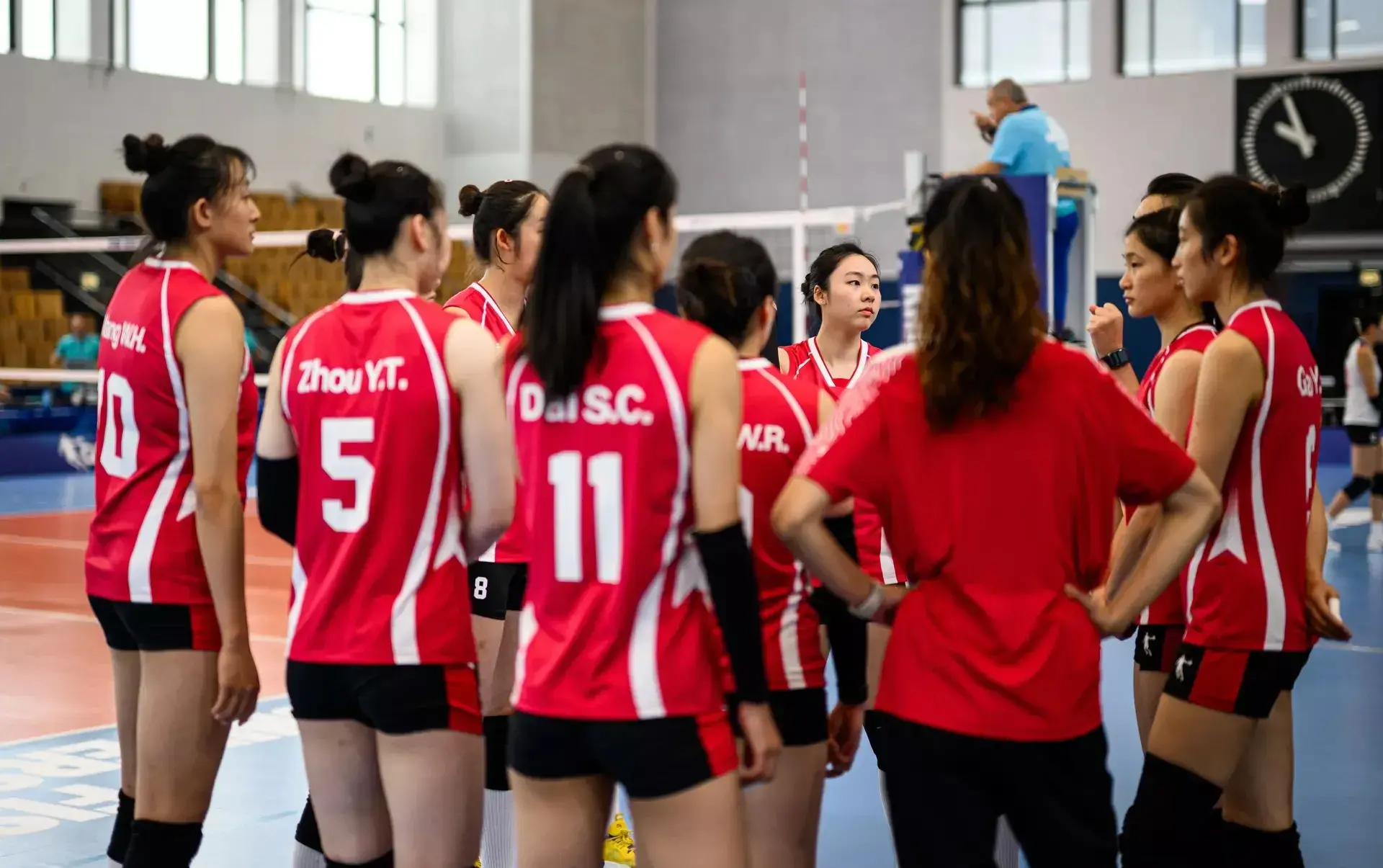 周页彤, 后的主教练, 面对第二个