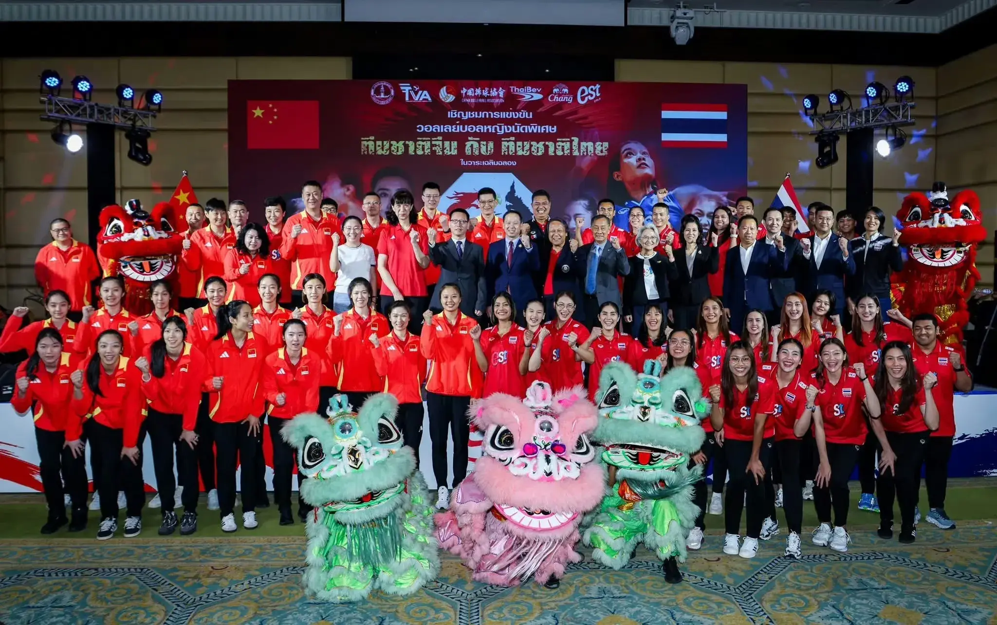 参加, 以泰国女排, 的拦网不错