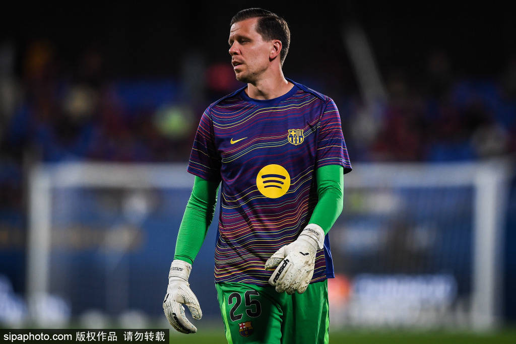 下显得更加, 次是在禁区