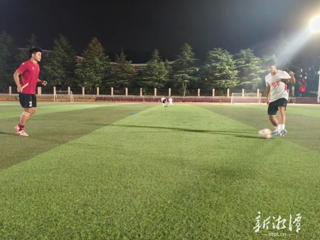 适合踢足球, 自己的实力