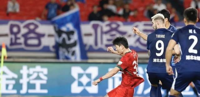 传球后的二, entit