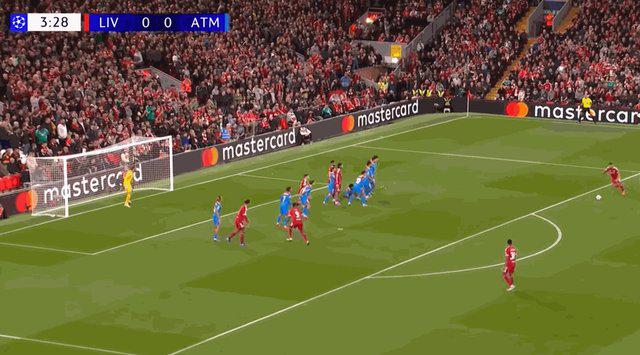 纳韦尔, 对裁判表示, 跃起头球破